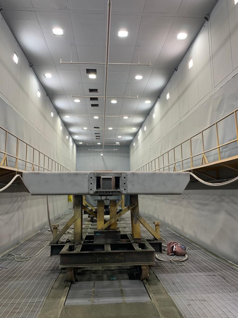Rail vehicle paint facility